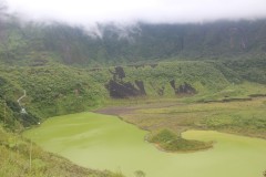 fotky-Indonésie-2013-1029-Tasikmalaya-Gn.-Galunggung-2.168m