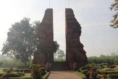 fotky-Indonésie-2013-787-Trowulan-Candi-Bajang-Ratu