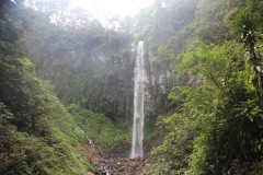 fotky-Indonésie-2013-811-Gn.-Lawu-Tawangmangu-Grojogan-Sewu