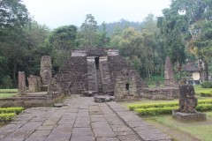 fotky-Indonésie-2013-816-Gn.-Lawu-Candi-Sukuh