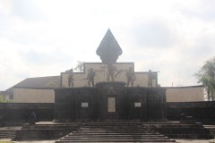 fotky-Indonésie-2013-862-Yogyakarta-Památník-1.března