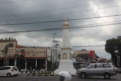 fotky-Indonésie-2013-895-památník-Tugu