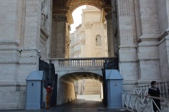 IMG_4704-Piazza-San-Pietro-Prefectura-della-Casa-Pontificia