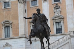 IMG_4734-Piazza-di-Campidoglio-Marcus-Aurelius