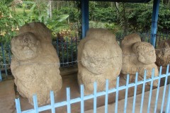 fotky-Indonésie-2013-1424-Pasemah-Batu-Beribu